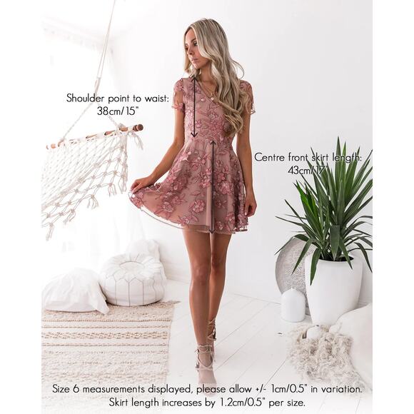 NWT TwoSisters the label SASKIA DRESS EMBROIDERY ROSE size 4 - Picture 9 of 9